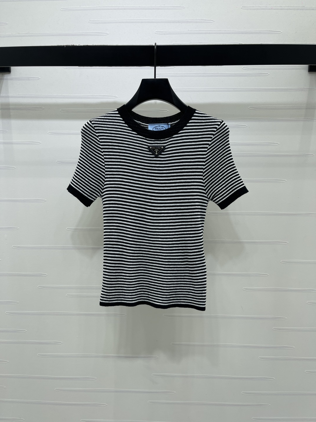 Women's short sleeves